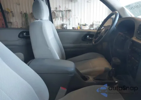 2007 Chevrolet Trailblazer Ls from USA, damaged, VIN 1GNDS13S272304645